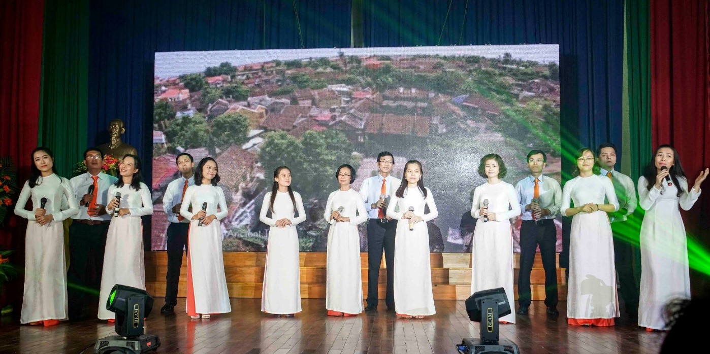 https://scontent-hkg3-1.xx.fbcdn.net/t31.0-8/15235623_10206020032138204_2448771988501270592_o.jpg