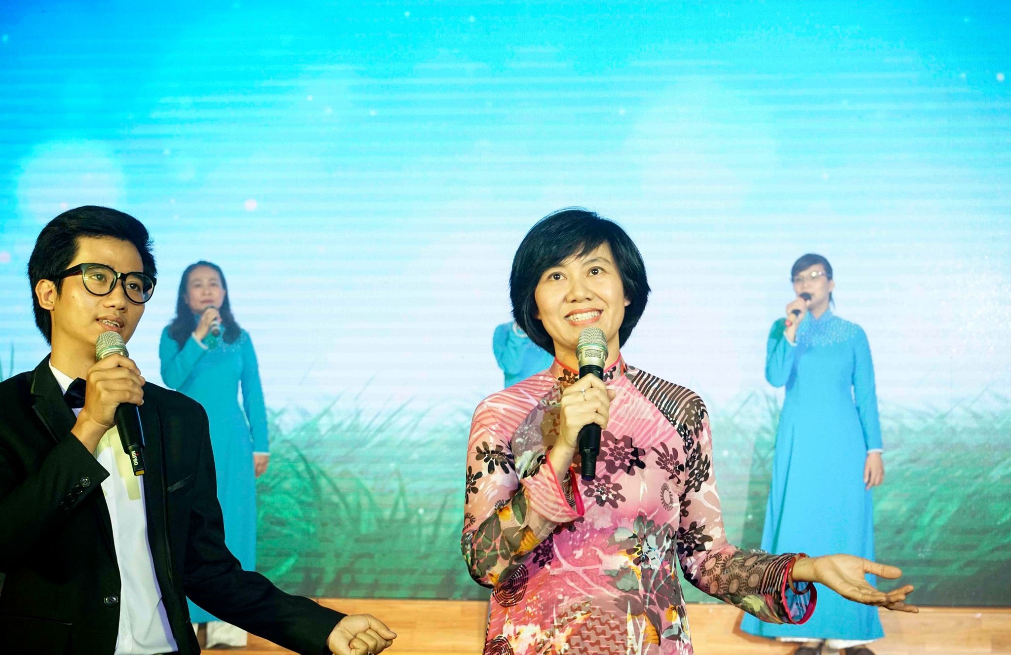 https://scontent-hkg3-1.xx.fbcdn.net/t31.0-8/15195964_10206020016497813_3494176333950625646_o.jpg