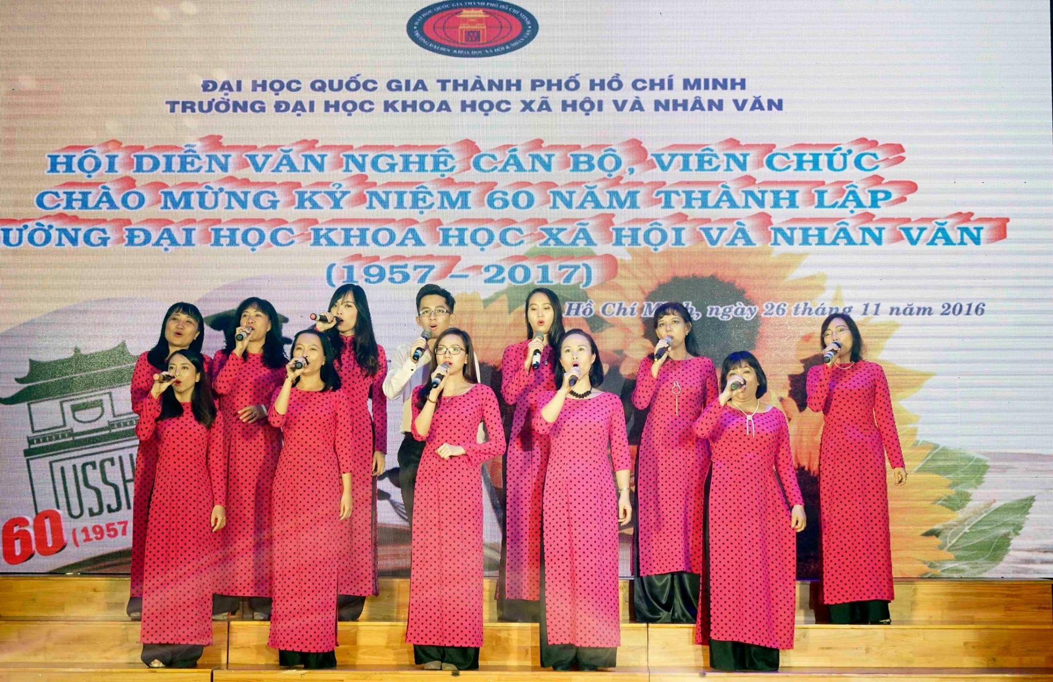 https://scontent-hkg3-1.xx.fbcdn.net/t31.0-8/15137514_10206020007497588_5309467435870789109_o.jpg