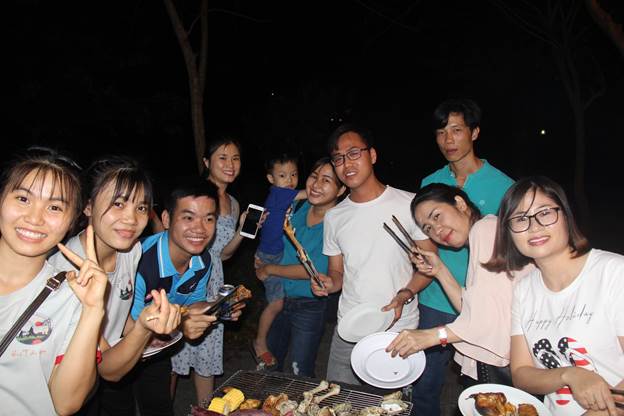 Các cán bộ trẻ ĐHQG-HCM tham gia tiệc tất niên