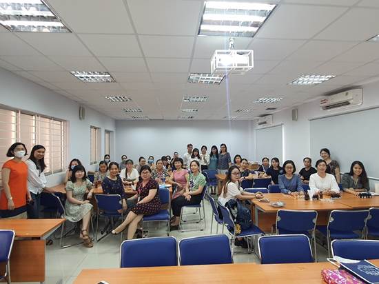Hội thảo về Phối chế nước hoa nhân ngày 20-10