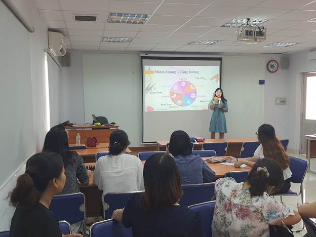 Hội thảo về Phối chế nước hoa nhân ngày 20-10