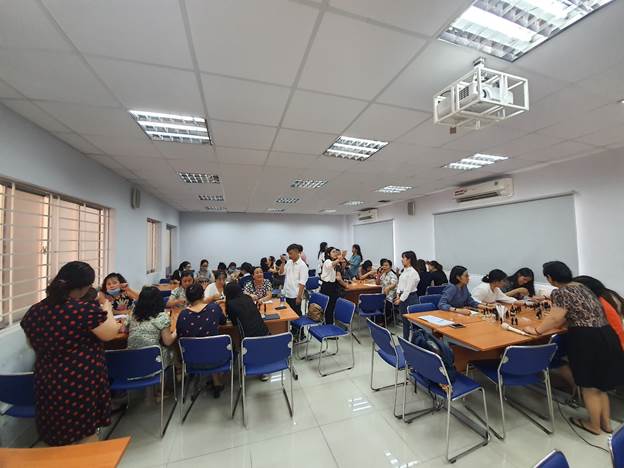 Hội thảo về Phối chế nước hoa nhân ngày 20-10