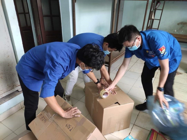 Cán bộ viên chức ĐHQG-HCM chung tay chống dịch