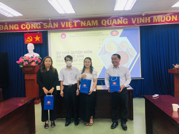 TỌA ĐÀM “SỰ HÒA QUYỆN MÓN ĂN TỪ CÁC SẢN PHẨM THẬP CỐC”