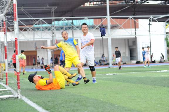 Các trận đấu diễn ra với không khí vui tươi, thể hiện tinh thần fair play