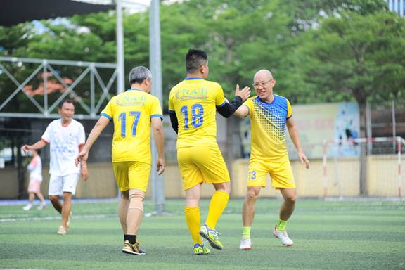 Các trận đấu diễn ra với không khí vui tươi, thể hiện tinh thần fair play