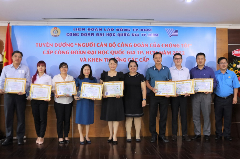 Các cá nhân được tuyên dương danh hiệu “Người cán bộ công đoàn của chúng tôi” cấp ĐHQG-HCM năm 2022