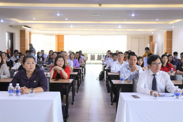 Dại biểu tham dự buổi lễ