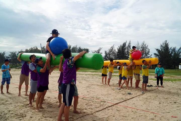 Hình 3: Hình ảnh VC-NLĐ tham gia các trò chơi