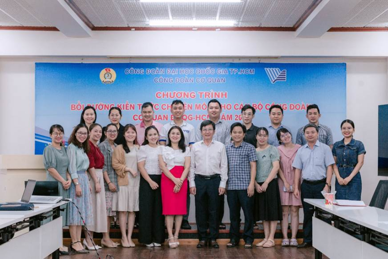 Hình ảnh các đồng chí cán bộ Công đoàn tham gia chương trình bồi dưỡng