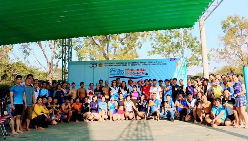 Các vận động viên tham dự môn bơi